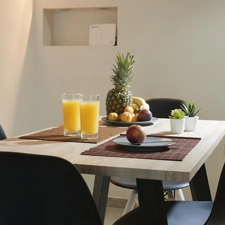 Comfortable At The Foot Of The Odeon Of Herodes Atticus Apartmán
