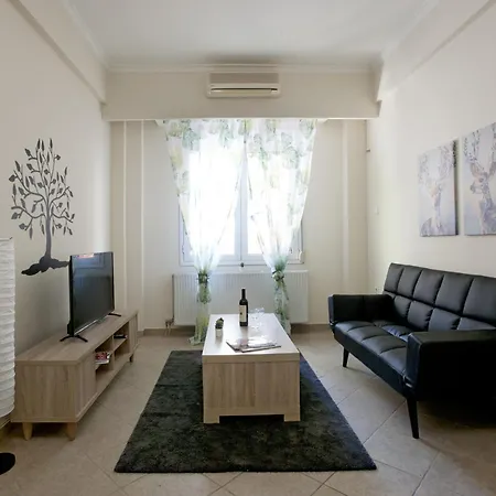 Comfortable At The Foot Of The Odeon Of Herodes Atticus Apartmán